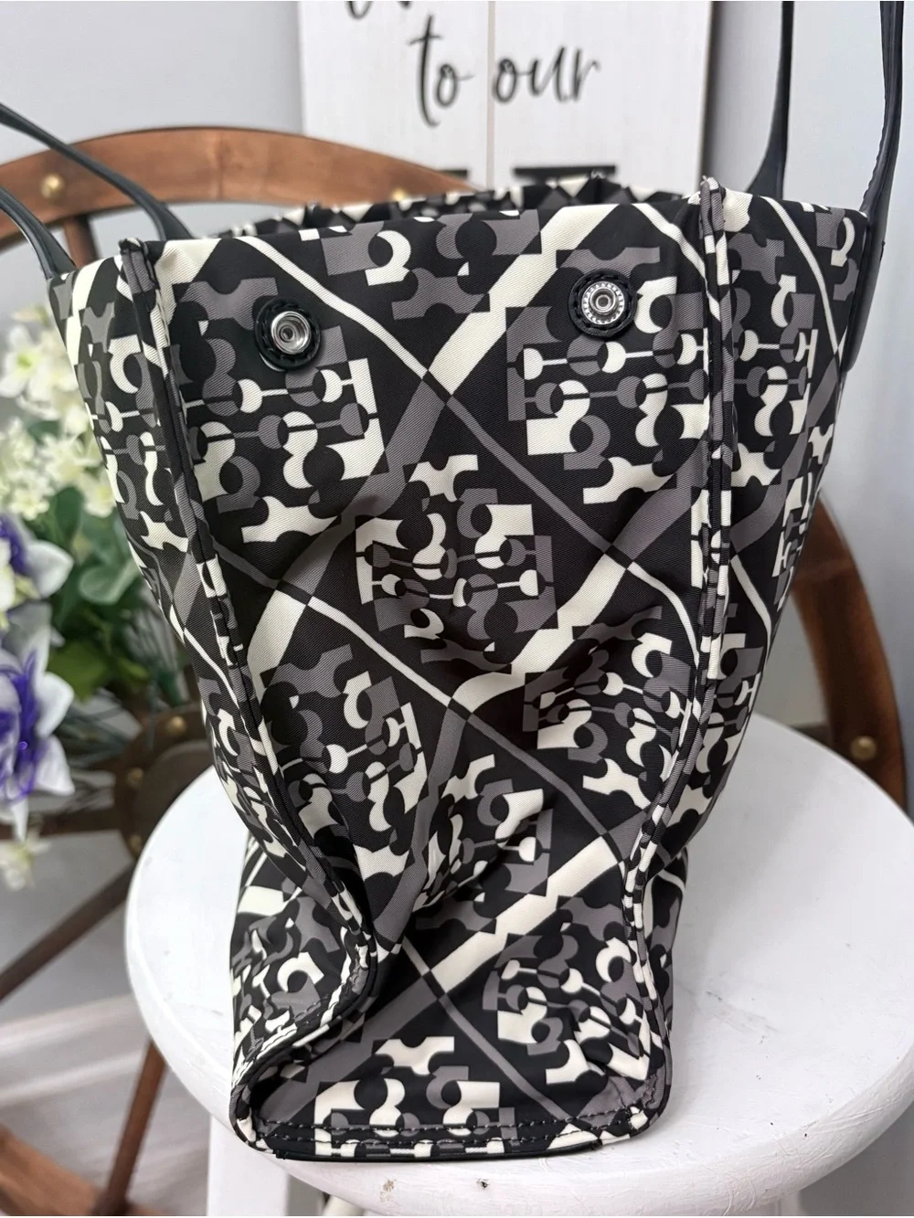 🖤🤍 RETIRED TORY BURCH Black and White Logo Pattern Small Ella Tote NWOT